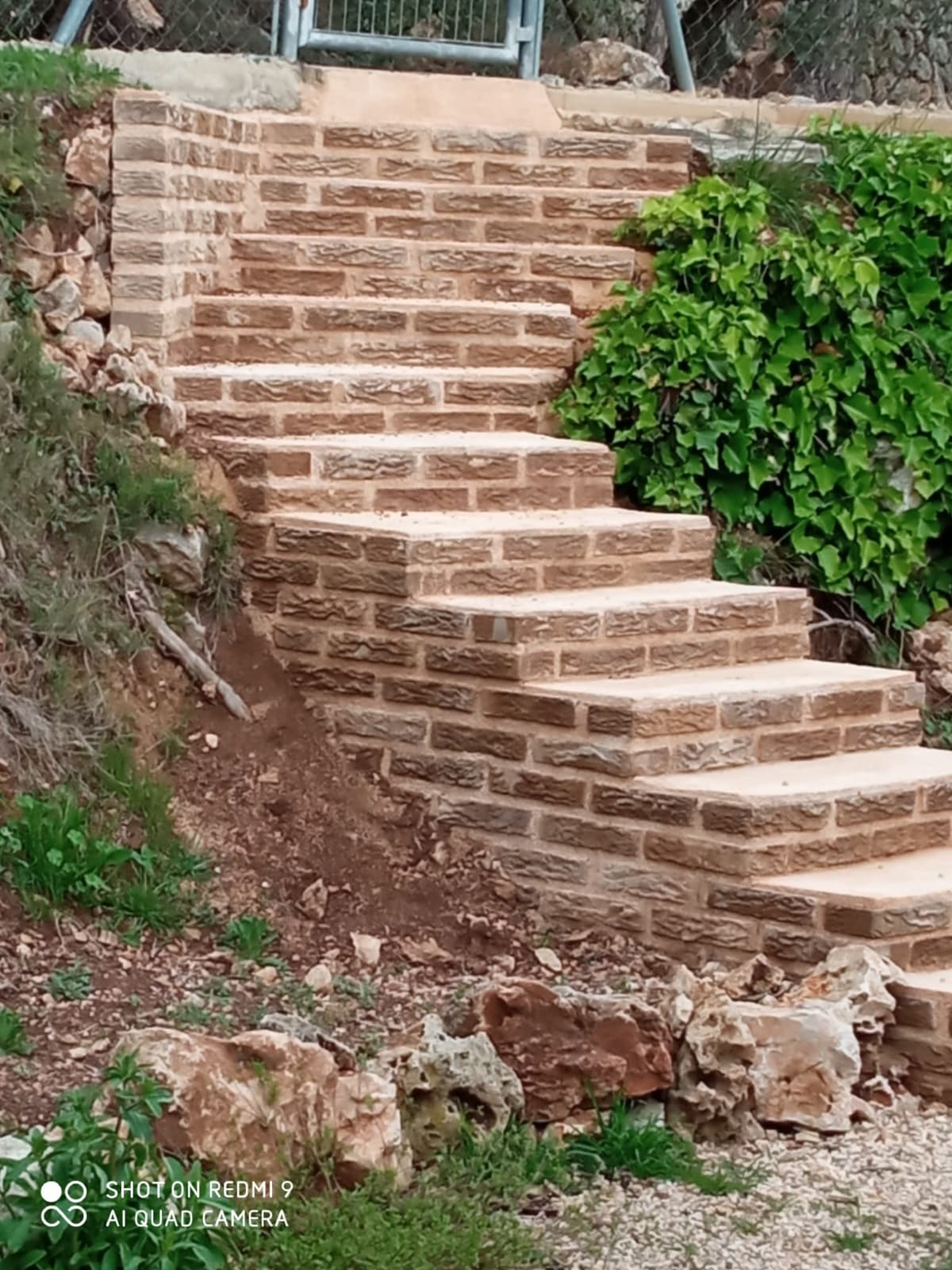 Escalera rustica de jardín